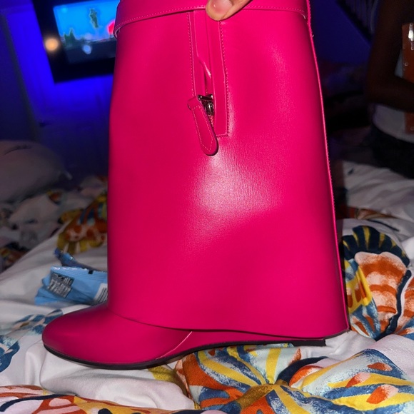 Real AUTHENTIC GIVENCHY BOOTS SIZE 40(us 10)I wear a us 8 in women run small - Picture 5 of 11